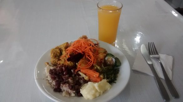 Prato pode ser pesado ou há opção de buffet livre. Foto: Kelly Pelisser
